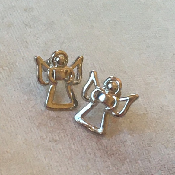 🎈Sale 🎈2 for $10 NWOT silver (color) cut out angel’s post earrings - Picture 6 of 6